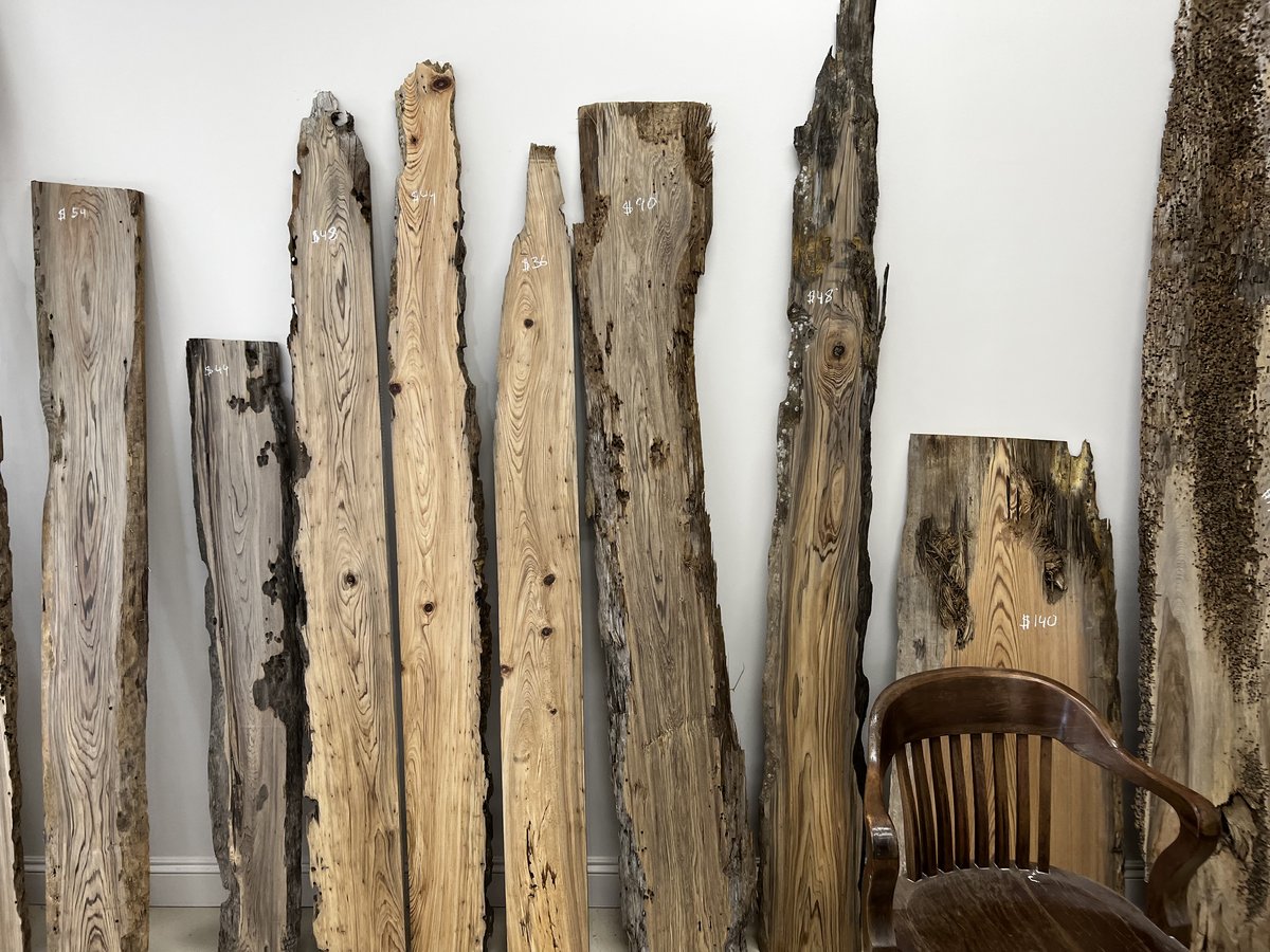 Live-edge wood slabs — raw material selection